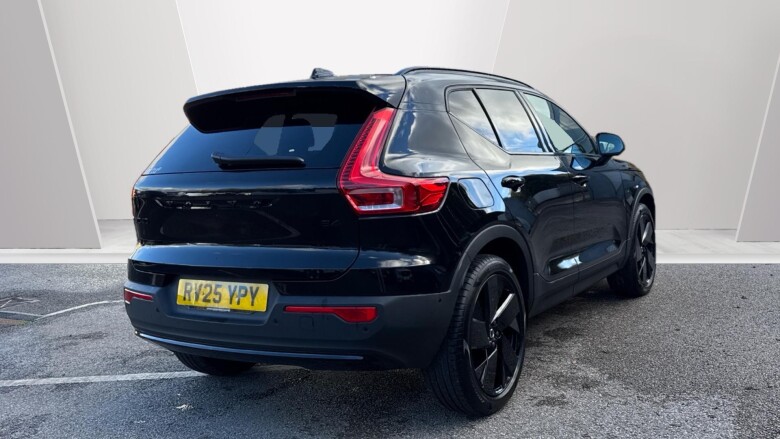 Volvo XC40 2.0 B4P Ultra Black Edition 5dr Auto Petrol Estate